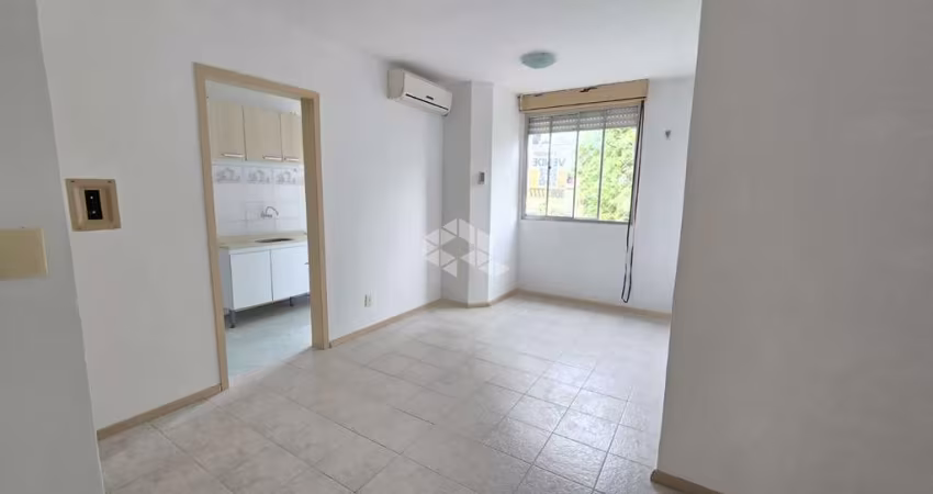 Apartamento 2 dormitórios com sala em L - bairro Vila Nova