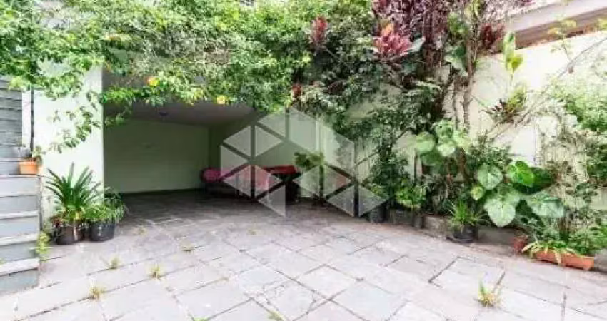 Venda sobrado com 138m² com 3 dormitórios (1 suíte) e 3 vagas no bosque da saúde, próximo de metrô