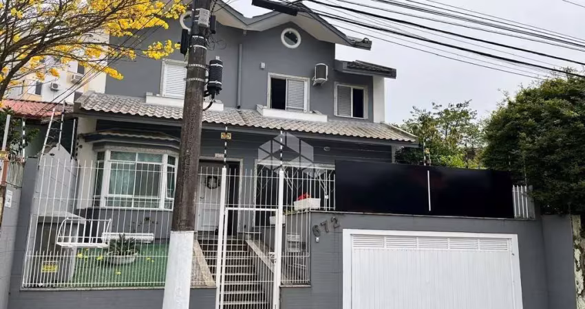 Casa 4 quartos sendo 1 uma suíte- bairro canto- florianópolis- sc