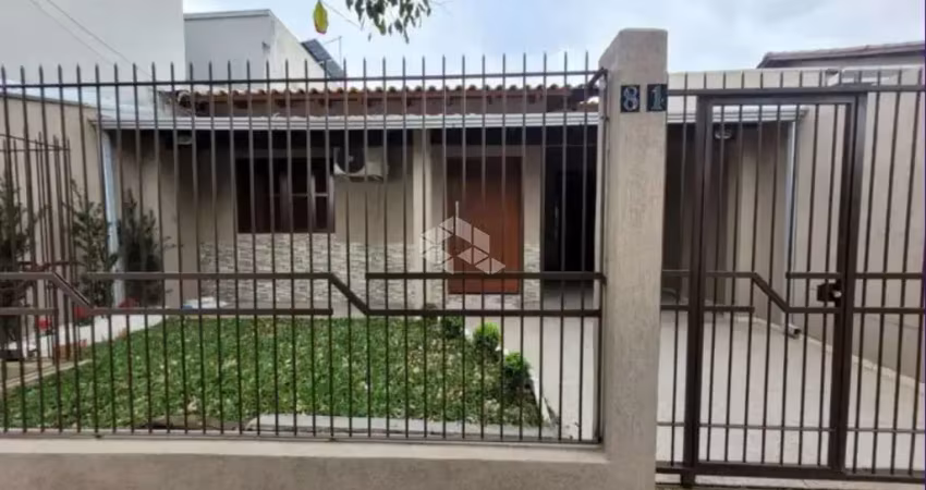 Casa com 2 quartos e piscina no Bairro São Jose em Canoas