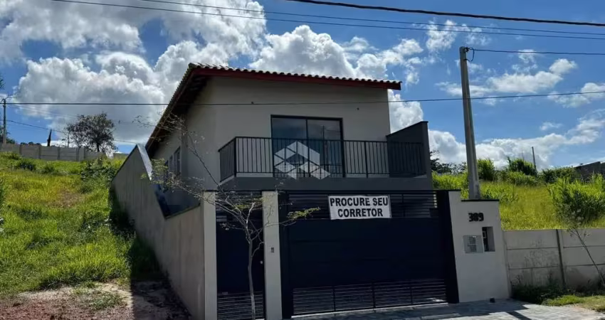 Casa nova e de excelente qualidade, 3 quartos, 141m² construídos, para vender por 745.000 mil reais!