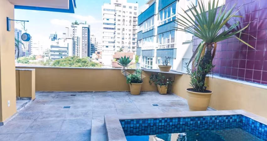 Cobertura 3 dormitórios, suíte e 2 vagas cobertas no Mont'Serrat em Porto Alegre