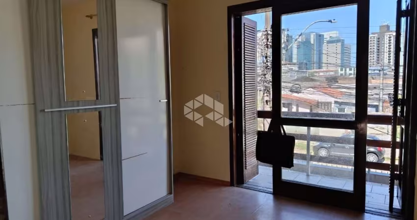 Otimo Apto com sacada