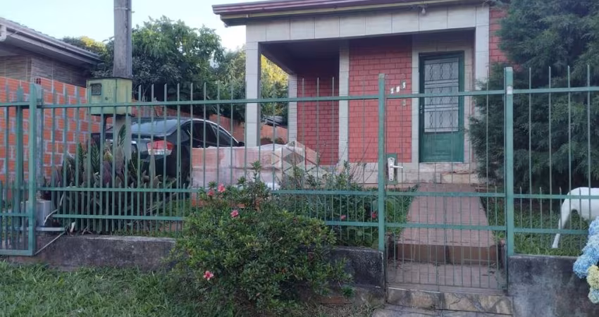 Casa com 03 quartos à venda no Bairro Boca Do Monte em Santa Maria