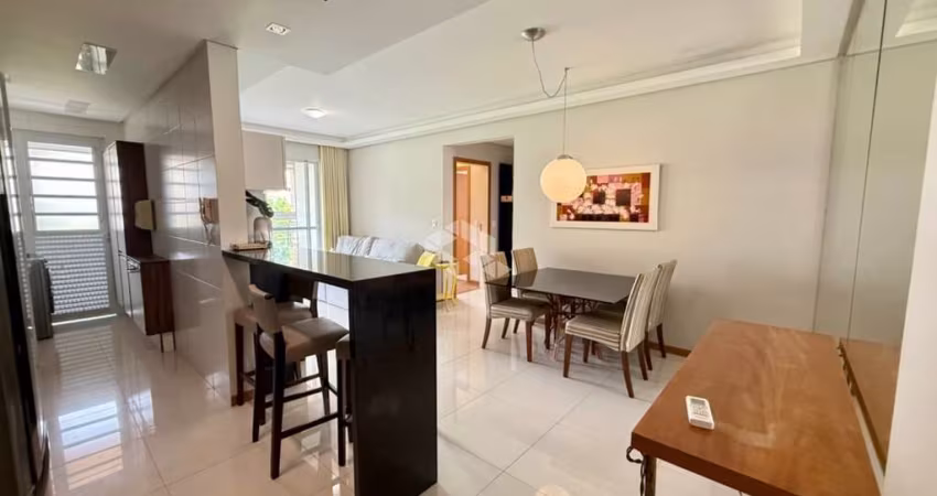 APARTAMENTO DE 2 QUARTOS COM 1 SUÍTE E 2 VAGAS EM FLORIANÓPOLIS JOÃO PAULO