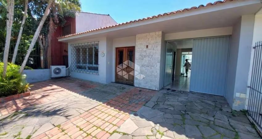 Casa à venda com 3 quartos 150 m² no bairro Espirito Santo em Porto Alegre