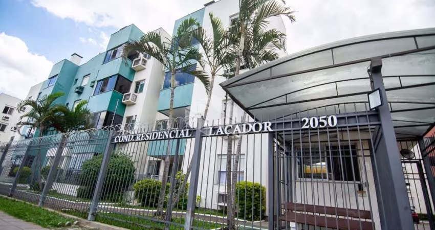 Apartamento de 1 dormitório com lareira e churrasqueira no Laçador.