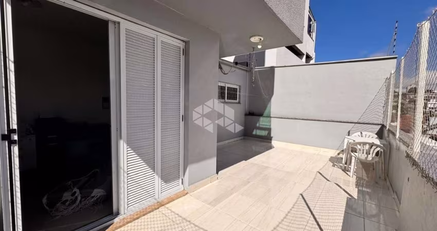 APARTAMENTO SEMIMOBILIADO COM AMPLO TERRAÇO