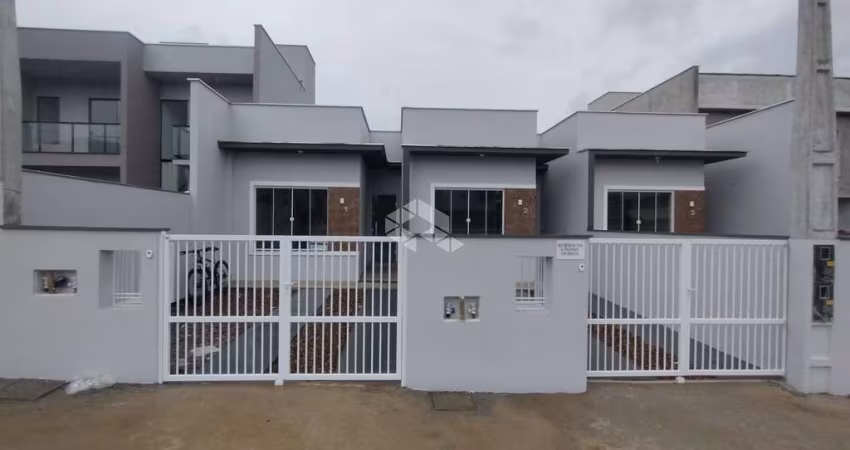Geminado térreo 1 suíte +  quartos no bairro Jaraguá 84 em Jaraguá do Sul, SC