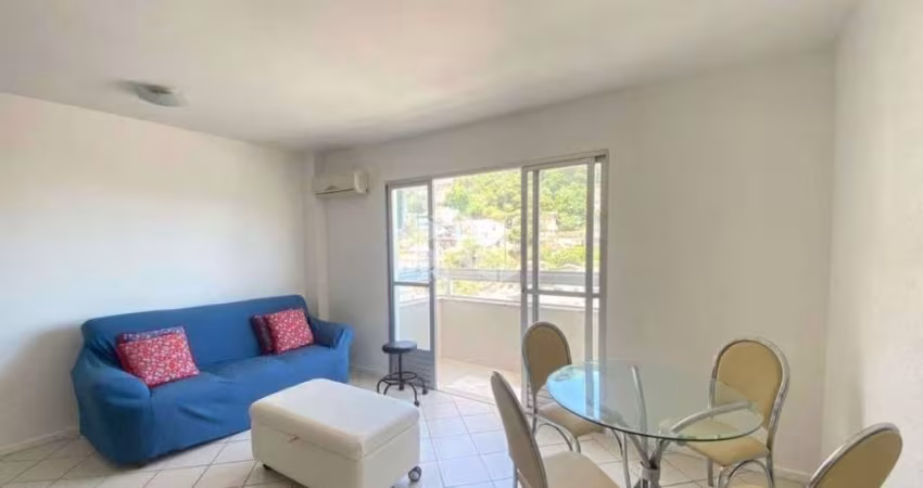 APARTAMENTO SEMIMOBILIADO COM 3 QUARTOS, VAGA DE GARAGEM E VISTA PANORÂMICA NO CENTRO DE FLORIANÓPOLIS