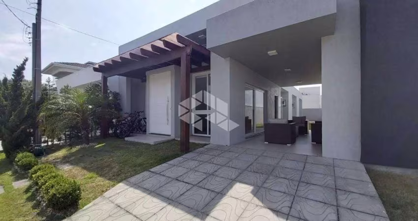 Casa em condomínio 3 suítes em Xangri-lá