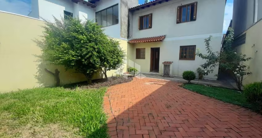 Casa em condominio com 3 dormitórios e 3 vagas no Centro em  Canoas