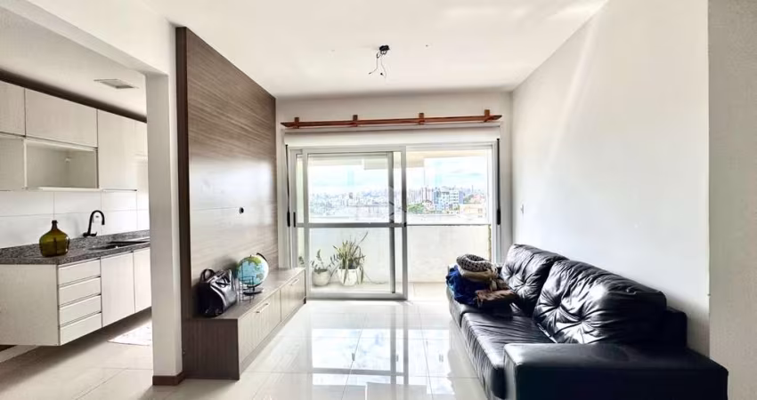 Apartamento com duas suítes, churrasqueira e garagem, no Santo Antônio