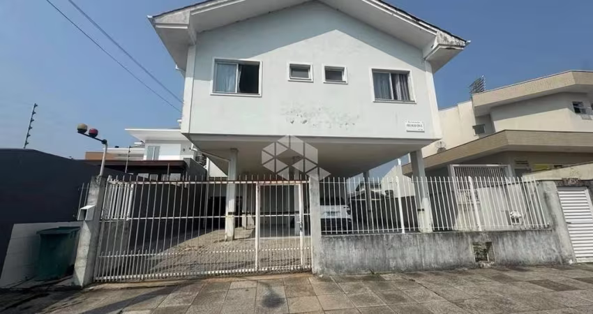 Apartamento em Carianos