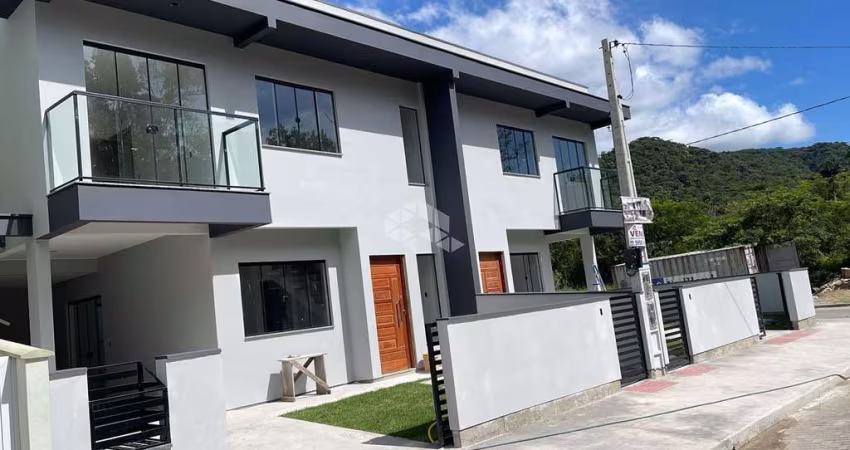 Casa/Sobrado com 3 quartos/dormitórios no bairro Forquilhas, em São José- SC