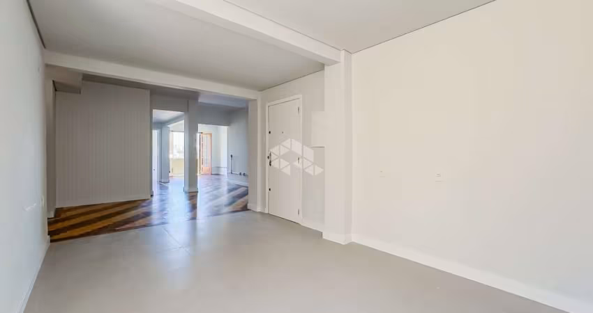 More ao lado da Redenção, Apartamento reformado!