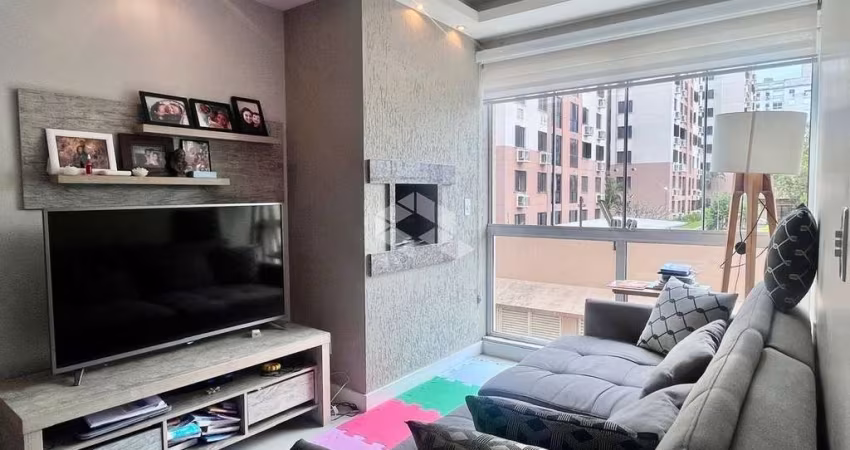 Apartamento com dois quartos, churrasqueira e vaga, no Sarandi