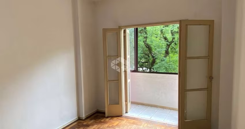 Amplo apartamento de 2 quartos com Sacada,  no Centro Histórico, Próximo a Santa Casa e UFRGS.