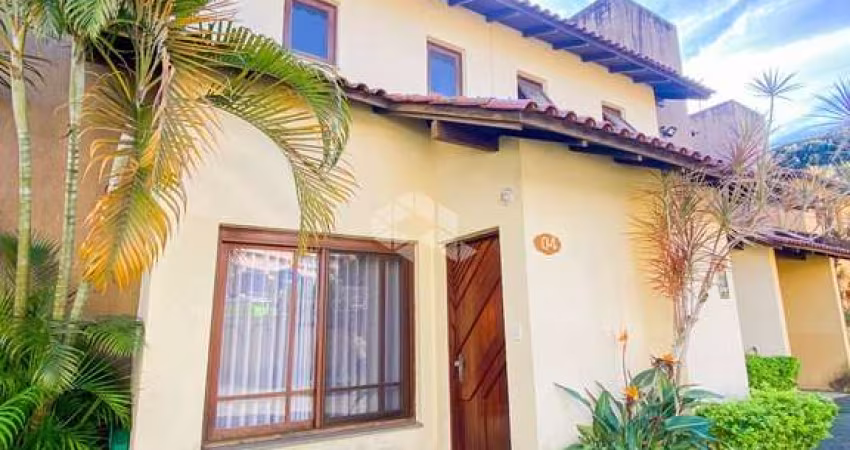 Casa de Condomínio em Centro