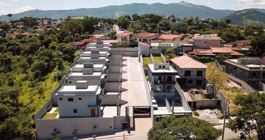 Linda casa de condomínio, não geminada, 3 suítes, excelente acabamento, à partir de 863.000 mil reais!