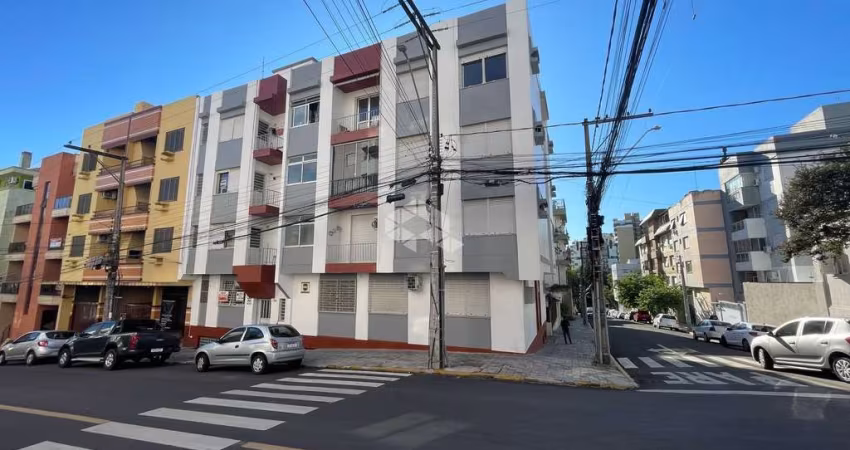 Apartamento Térreo com Terraço no Centro de Santa Maria - 2 Dormitórios (1 Suíte)