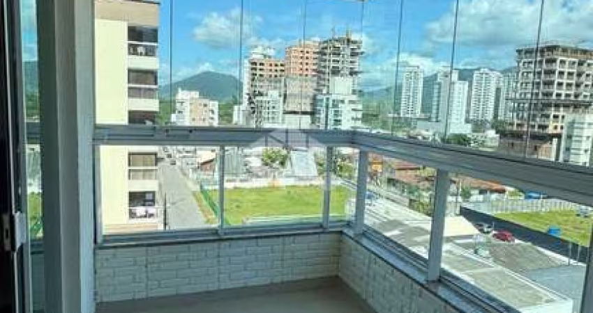 Apartamento 2 suítes e 1 vaga Semi-mobiliado na Meia Praia