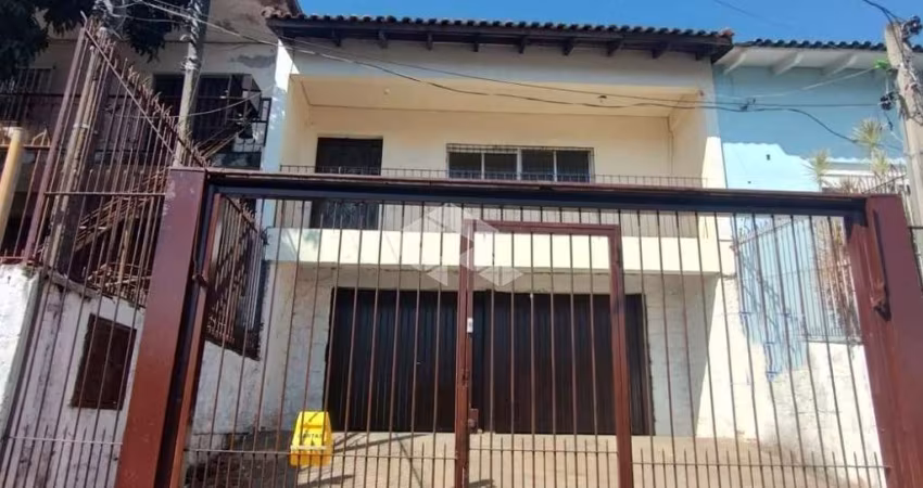 Casa com 139 m², 3 dorm, Vila Jardim - Porto Alegre