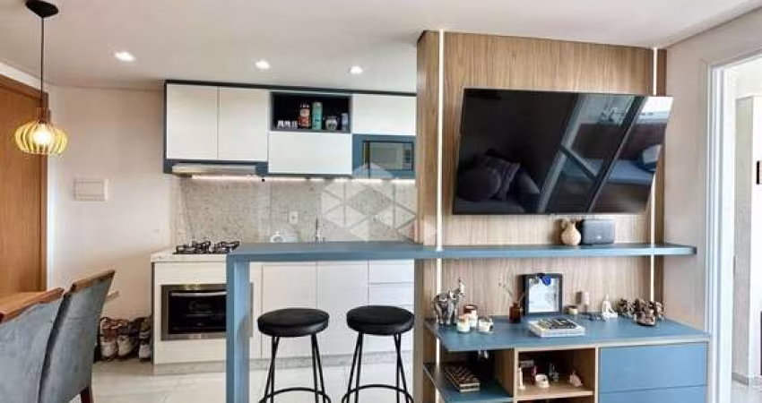 Apartamento semimobiliado com 02 dormitórios sendo 01 suíte no bairro Vila Verde em Caxias do Sul