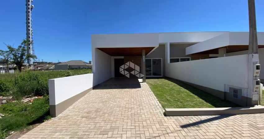AMPLA CASA GEMINADA NA JOÃO ALVES, 02 DORMITÓRIOS