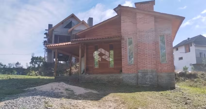 Casa 89m2 com 03 dormitorio e 01 suite em loteamento em Canela
