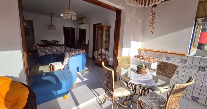 Apartamento 03 dormitórios,  com box e deposito  Capão da canoa