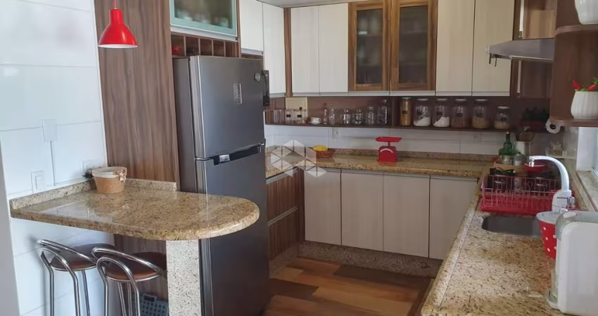 Venda de casa com 3 quartos sendo 1 suite no bairro Floresta