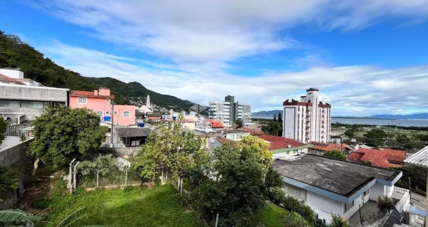 Apartamento de 2 quartos no Saco dos Limões