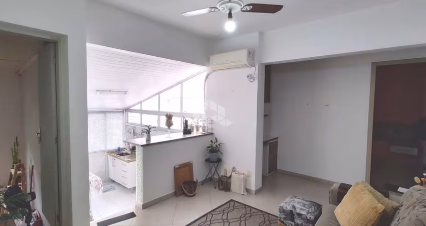 Apartamento de 2 dormitórios, com 1 vaga coberta, 53m², elevador, no Centro Histórico