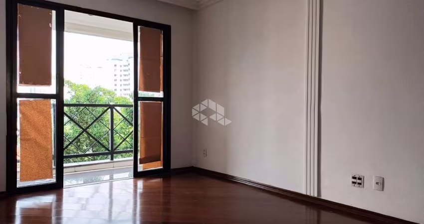 Apartamento 74 m² com 3 quartos ,sendo 1 suíte e 2 vagas de garagem na Chácara Inglesa.