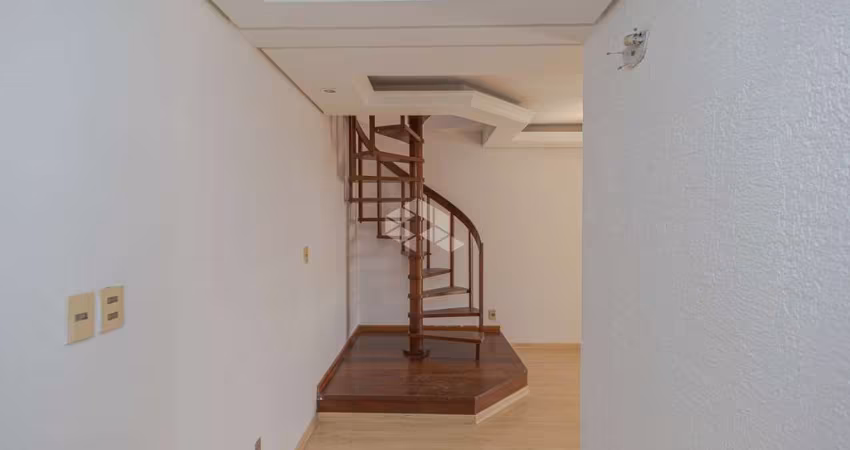 Exclusiva Cobertura à Venda no Bairro Medianeira - Sua Nova Vista Perene Espera por Você!