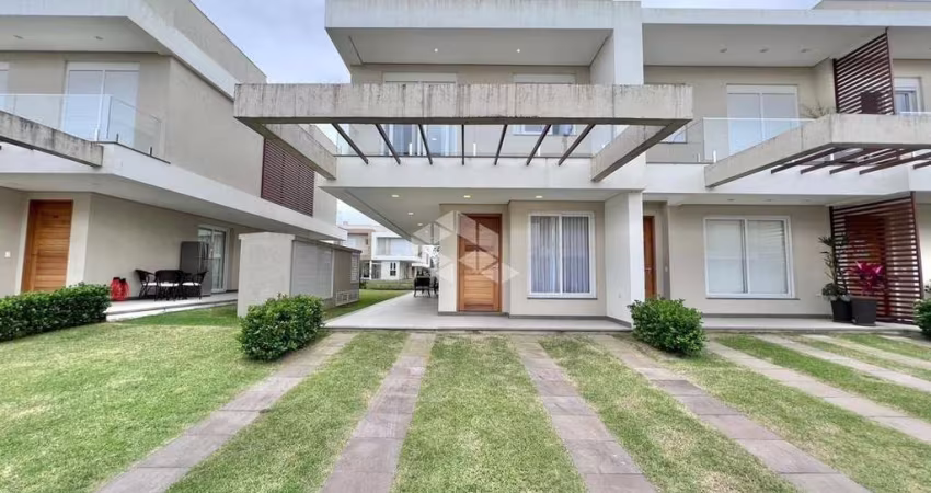 Casa Sobrado Condomínio 03 quartos/dormitórios, 1 suíte, 2 vagas, Infra, Capão da Canoa/RS