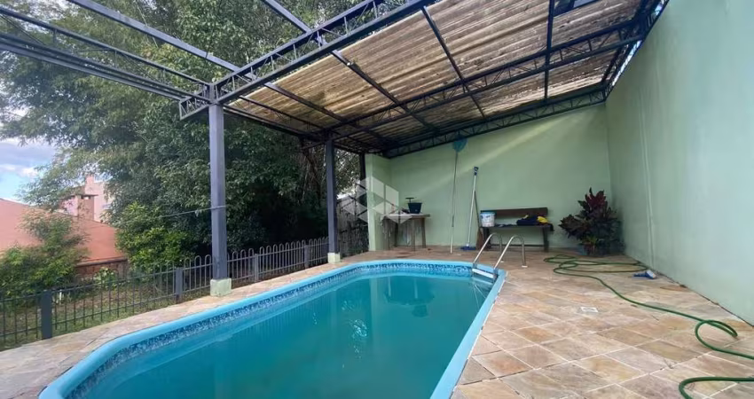 CASA COM PISCINA EM SANTA CRUZ DO SUL