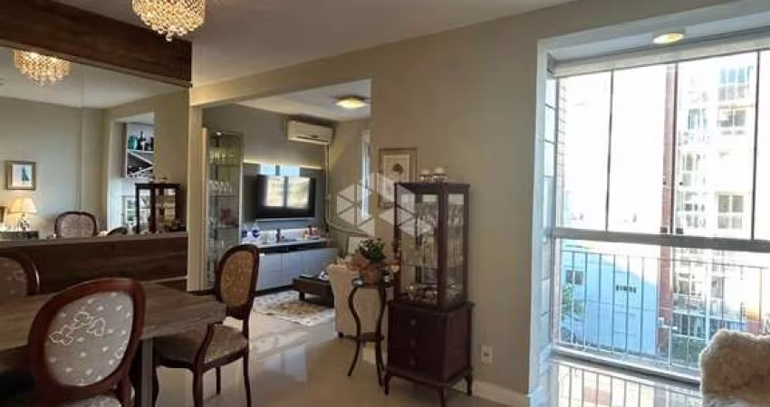 Apartamento de 2 dormitórios, suíte e vaga no bairro Cristal