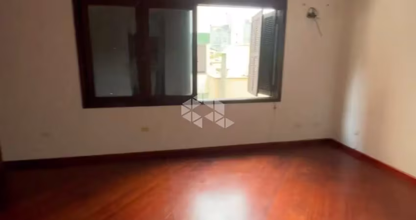 Apartamento à venda, com 2 quartos/dormitórios, 1 vaga/box, no bairro auxiliadora,  poa/rs.