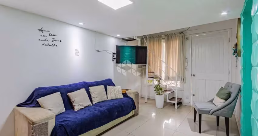 Casa em condomínio 3 dormitórios, living 2 ambientes, sala de estar, jantar e cozinha, 2 vagas de garagem, a venda
