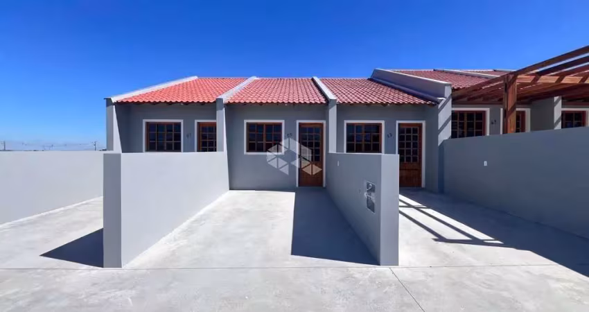 Casa geminada em construção com 1 dormitório no bairro distrito industrial!