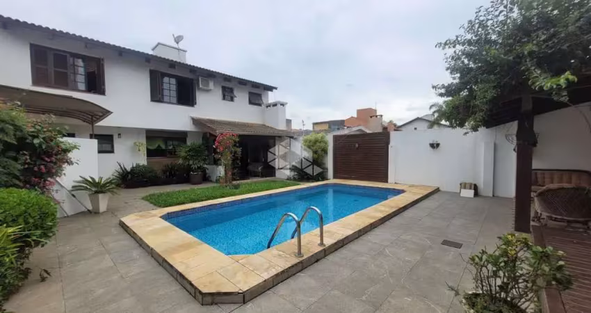 Casa 3 quartos/1 suíte, edícula completa no bairro ipanema