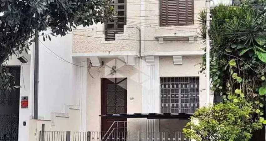 Sobrado à venda em são paulo-sp, no bairro ipiranga. 3 quartos, 1 suíte, 2 salas, 2 banheiros, 1 vaga de garagem, quintal e sacada e 100m² de área. ag