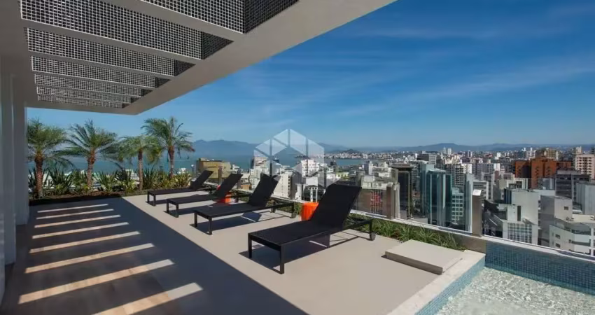 Apartamento semimobiliado com 1 suite e lazer completo no centro de florianópolis
