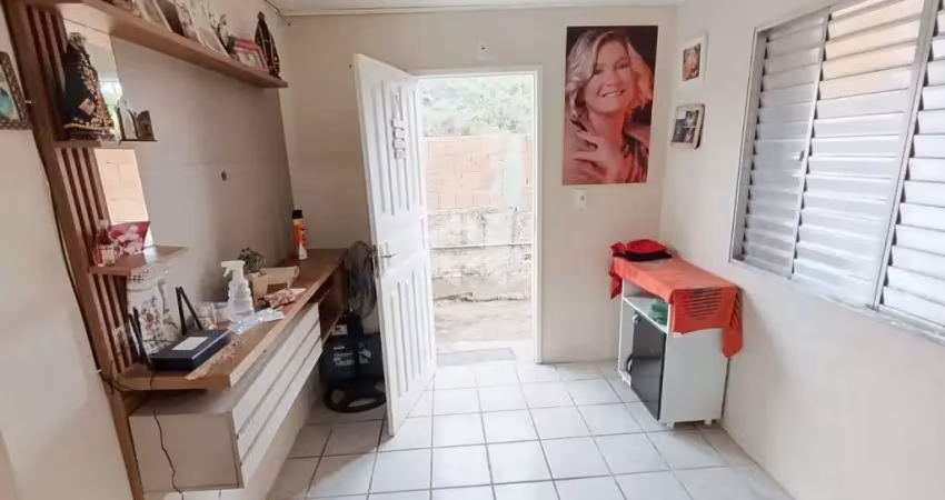 Casa 02 quartos à venda, bairro forquilhas, são josé sc