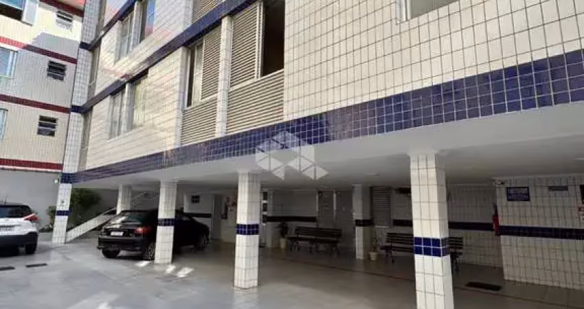 Apartamento 80 metros da praia. 01 dorm. sacada, 01 vaga. guilhermina / praia grande sp.