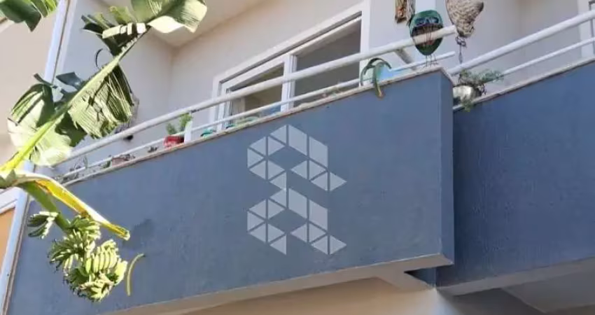 Amplo sobrado com 3 quartos sendo uma súite, sacada e vaga no bairro ipiranga!