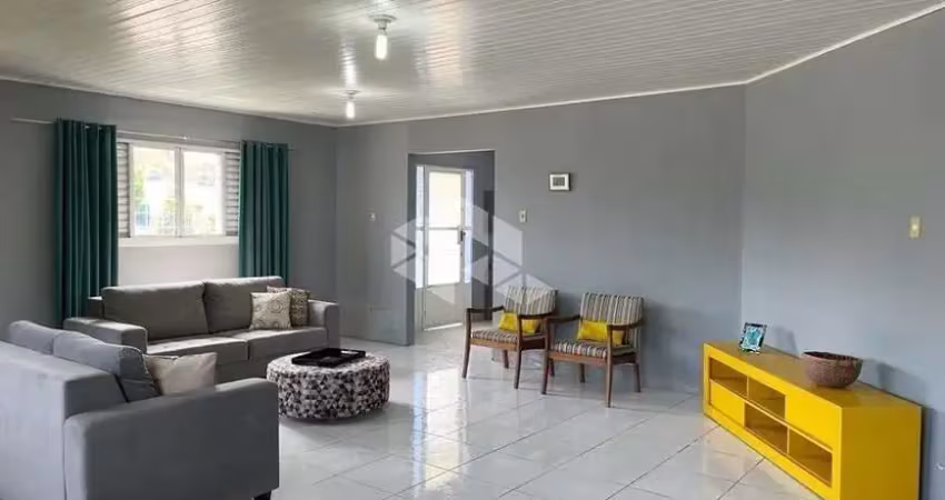 Casa térrea com 3 dormitórios no bairro novo esteio