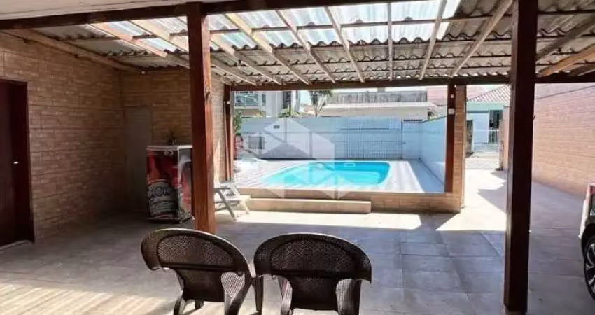 Casa com 3 dormitórios, sendo 1 suíte, 3 vagas cobertas e 75m² para vender por r$ 585.000,00